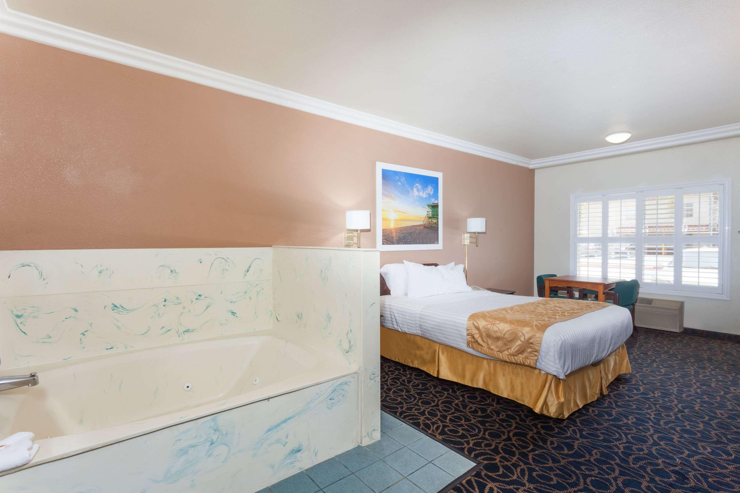 Days Inn & Suites By Wyndham South Gate Eksteriør bilde